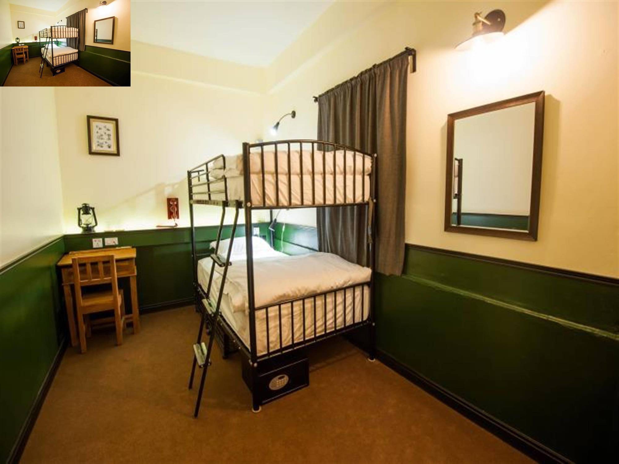 Hostel The Motley House Bangkok Zewnętrze zdjęcie
